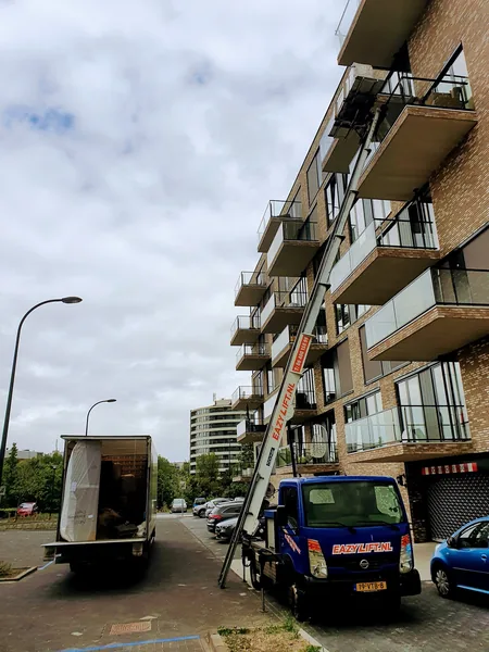 Foto van Eazylift: verhuislift van Eazylift aan het werk
