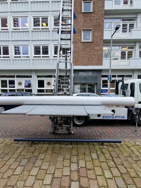 Foto van Eazylift: verhuislift van Eazylift aan het werk