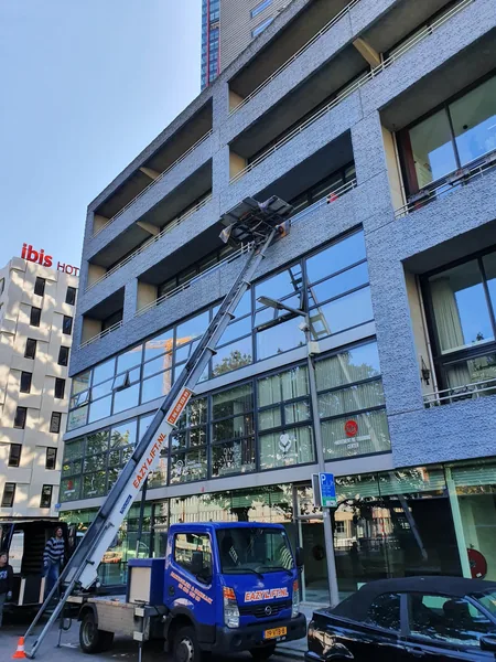 Foto van Eazylift: verhuislift van Eazylift aan het werk