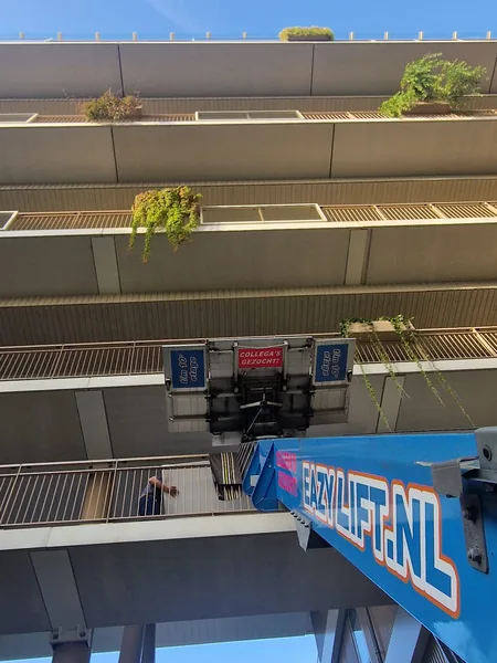 Foto van Eazylift: verhuislift van Eazylift aan het werk
