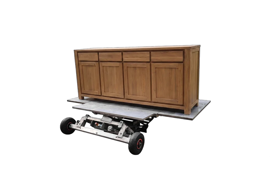 Dressoir op het plateau van de verhuislift